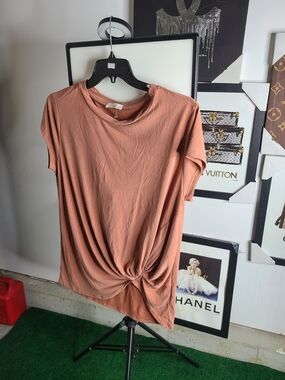 Hummingbird Knot-Front Short Sleeve Tee - Terracotta